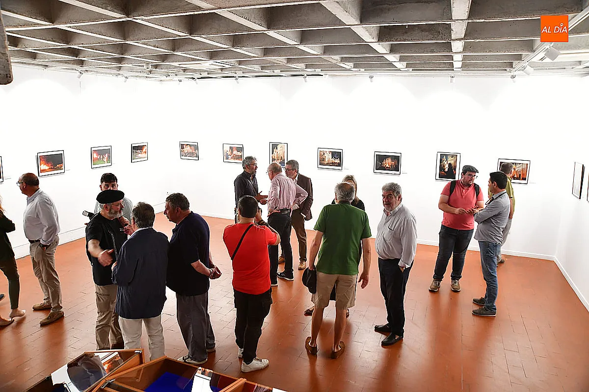 Foto 6 - La exposici&oacute;n `Hogueras tradicionales en la Tierra de Ciudad Rodrigo&acute; inaugura las I Jornadas sobre Patrimonio Cultural Inmaterial